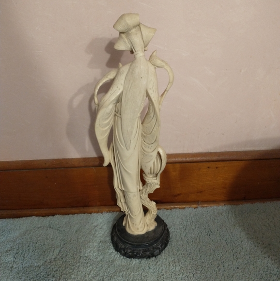 Antique Japanese Geisha Ivorine Resin Sculpture - X1 - Picture 3 of 8